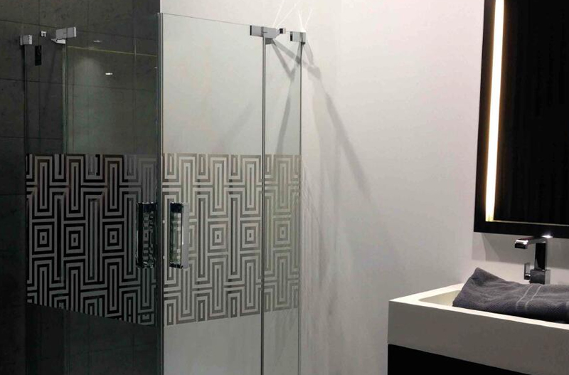 Hotel Bathroom Shower Door